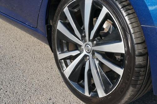 2022 Nissan Altima SR FWD