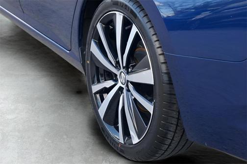 2022 Nissan Altima SR FWD