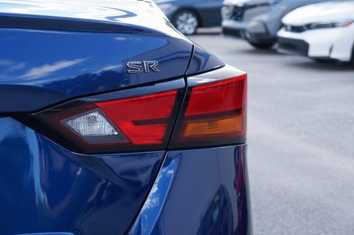2022 Nissan Altima SR FWD