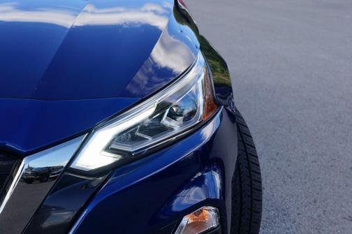 2022 Nissan Altima SR FWD