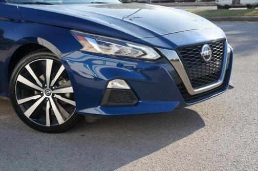 2022 Nissan Altima SR FWD