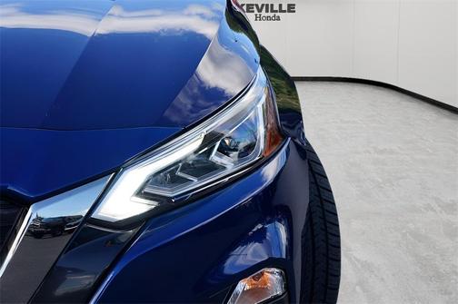 2022 Nissan Altima SR FWD