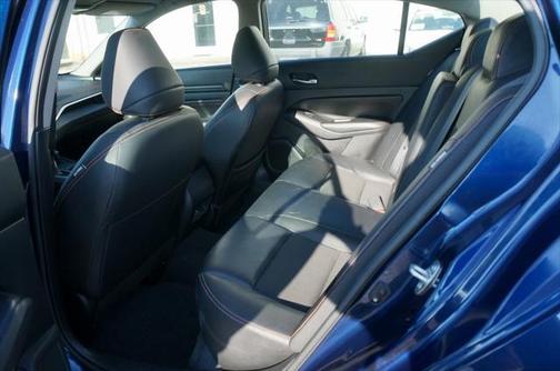 2022 Nissan Altima SR FWD