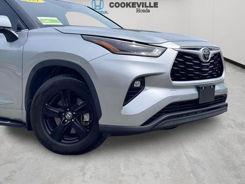 Celestial Silver Metallic 2021 Toyota Highlander LE