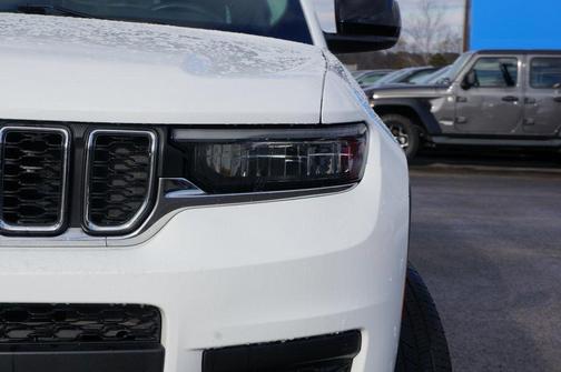 2023 Jeep Grand Cherokee L Laredo