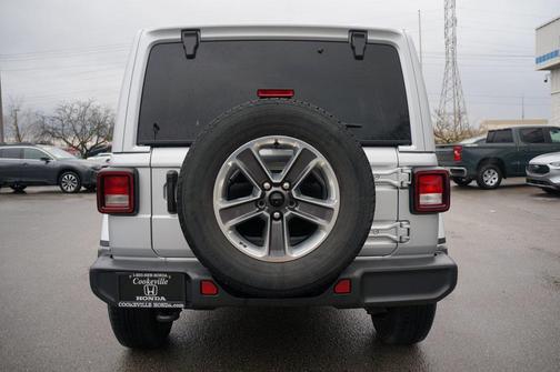 2023 Jeep Wrangler 4-Door Sahara