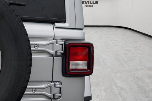 2023 Jeep Wrangler 4-Door Sahara