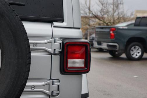 2023 Jeep Wrangler 4-Door Sahara