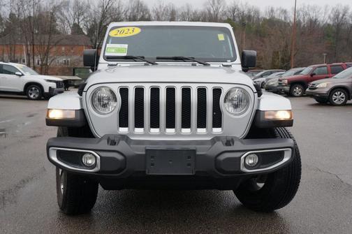 2023 Jeep Wrangler 4-Door Sahara