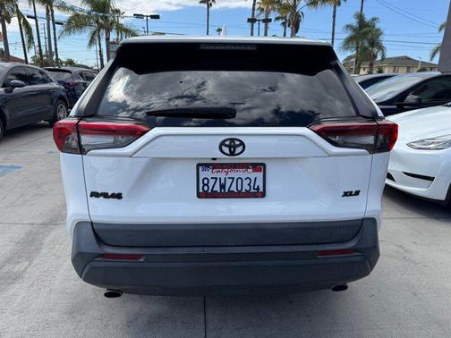 Super White 2021 Toyota RAV4 XLE