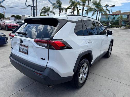 Super White 2021 Toyota RAV4 XLE