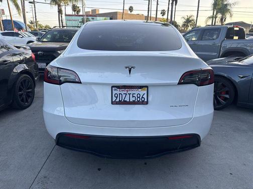 2023 Tesla Model Y Long Range Dual Motor All-Wheel Drive