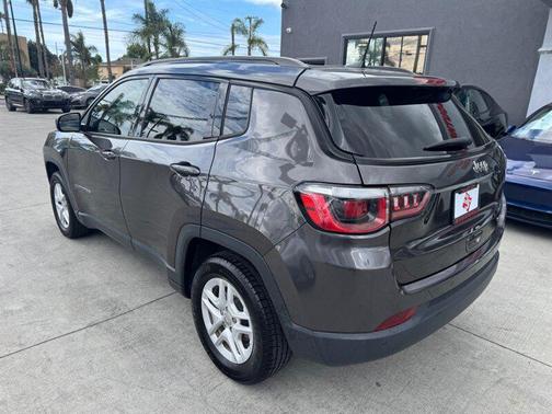 Granite Crystal Metallic Clearcoat 2018 Jeep Compass Sport