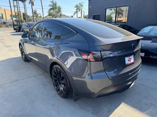 Midnight Silver Metallic 2023 Tesla Model Y Performance Dual Motor All-Wheel Drive