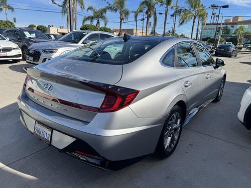 Shimmering Silver Pearl 2020 Hyundai SONATA SEL