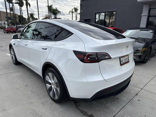 2021 Tesla Model Y Long Range Dual Motor All-Wheel Drive