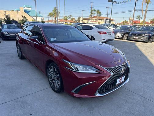 2019 Lexus ES 300h Base