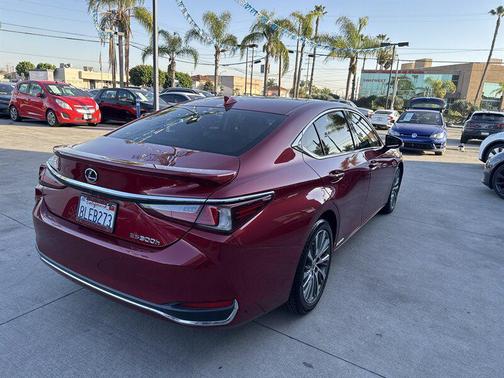 2019 Lexus ES 300h Base