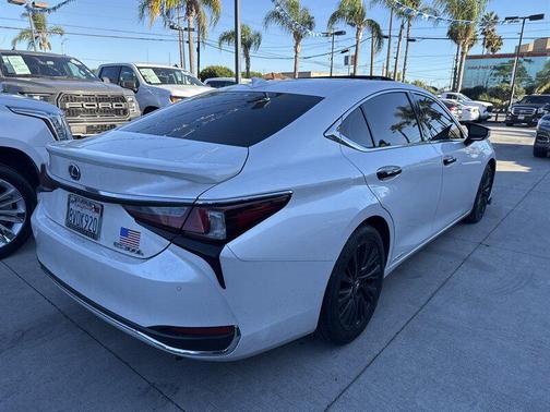 2021 Lexus ES 300h Base