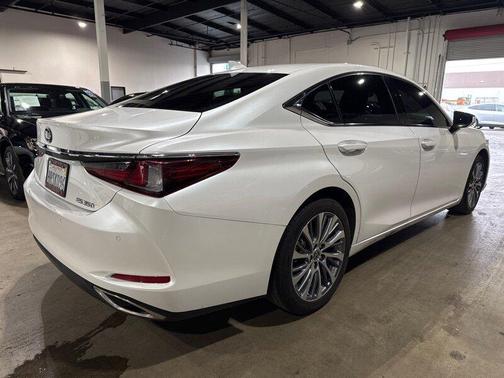 2020 Lexus ES 350 Base