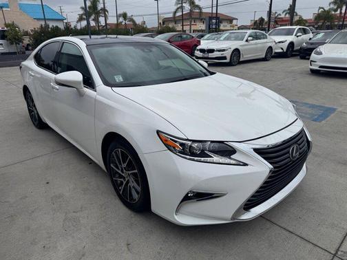 Eminent White Pearl 2017 Lexus ES 350 Base