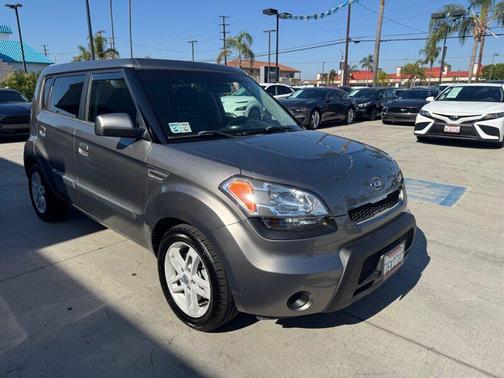 Silver 2010 Kia Soul +