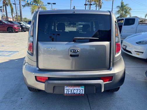 Silver 2010 Kia Soul +