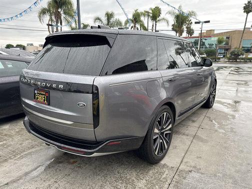 2023 Land Rover Range Rover P530 SE