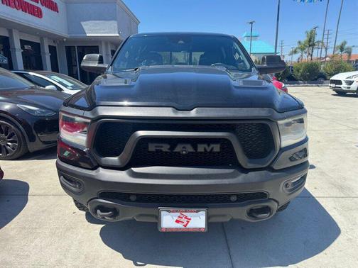 Diamond Black Crystal Pearl Coat 2022 RAM 1500 Rebel