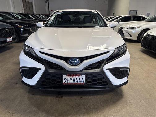 2024 Toyota Camry Hybrid SE