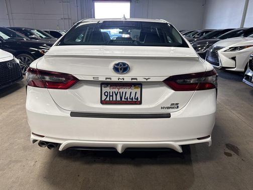 2024 Toyota Camry Hybrid SE