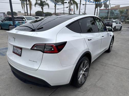 2021 Tesla Model Y Long Range Dual Motor All-Wheel Drive