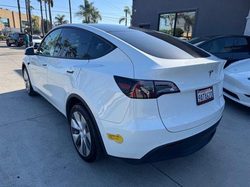 Pearl White Multi-Coat 2021 Tesla Model Y Long Range Dual Motor All-Wheel Drive