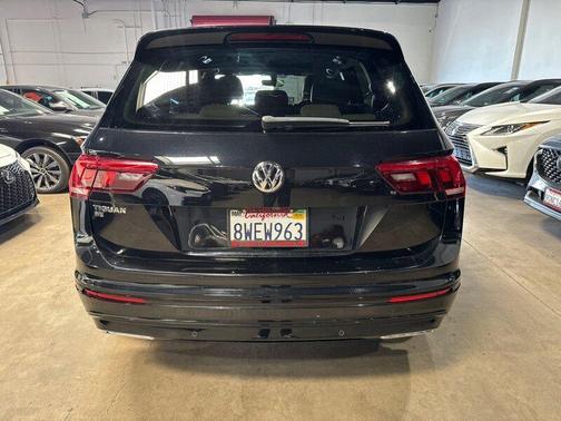 2021 Volkswagen Tiguan 2.0T SE R-Line Black