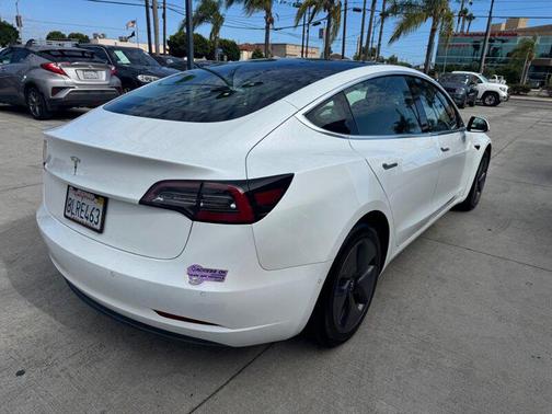 Pearl White Multi-Coat 2019 Tesla Model 3 Standard Range
