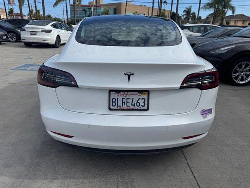 Pearl White Multi-Coat 2019 Tesla Model 3 Standard Range