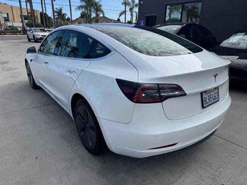 Pearl White Multi-Coat 2019 Tesla Model 3 Standard Range