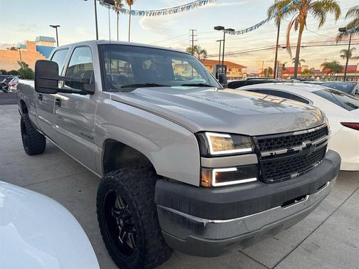 2005 Chevrolet Silverado 2500 LS H/D Crew Cab