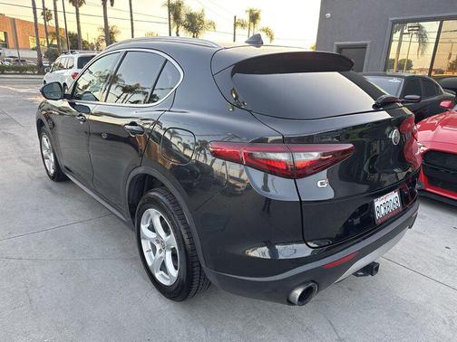 2018 Alfa Romeo Stelvio Base