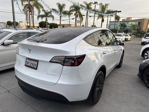 2024 Tesla Model Y Long Range Dual Motor All-Wheel Drive