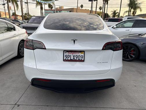 2024 Tesla Model Y Long Range Dual Motor All-Wheel Drive