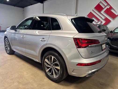2022 Audi Q5 45 S line Premium