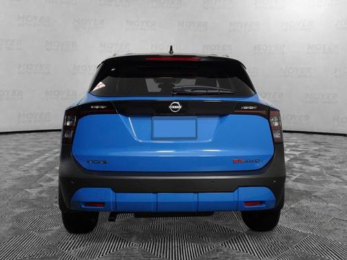 2t Ice Blk Roof 2026 Nissan Kicks SR