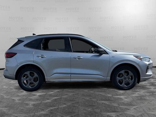 Iconic Silver Metallic 2024 Ford Escape ST-Line