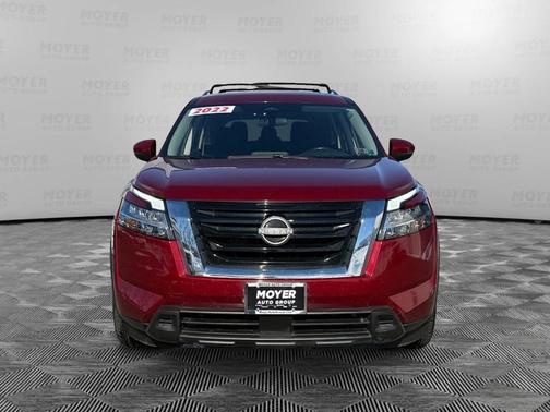 2022 Nissan Pathfinder SV