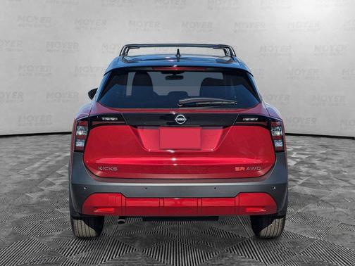 2t Red Blk Roof 2026 Nissan Kicks SR
