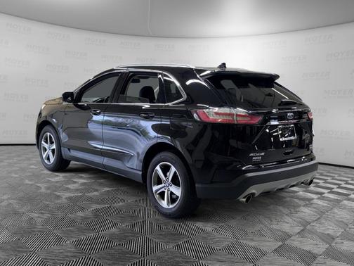Black 2019 Ford Edge SEL