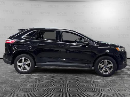 Black 2019 Ford Edge SEL