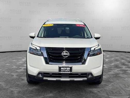 2022 Nissan Pathfinder SL