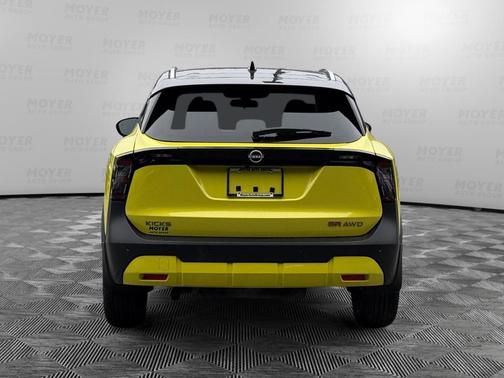 2025 Nissan Kicks SR